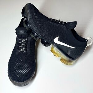 Nike Women’s Air VaporMax Flyknit Moc 2 Black Athletic Sneakers Size- 8